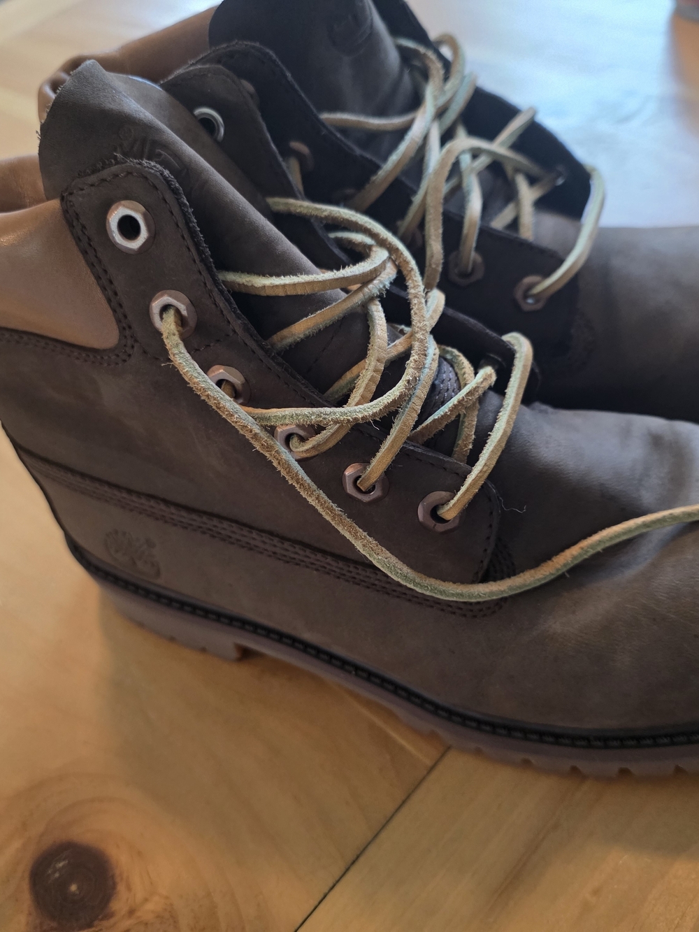 Timberland Kids 6-Inch Premium  Waterproof  Boots Size 6.5 Preowned